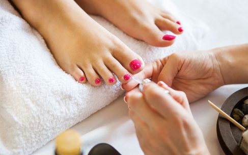 Can you use semi-permanent varnish on your feet?